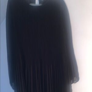Womens halogen dress size Lg 
Shear pleated overlay 
Keyhole button in back